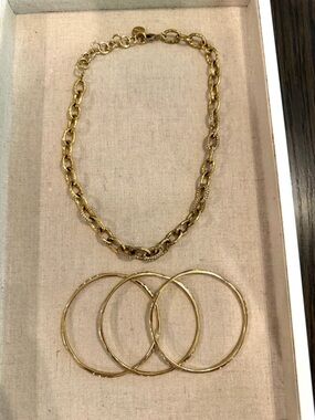 Stella & Dot Gold Link Necklace with Three Gold Bangles